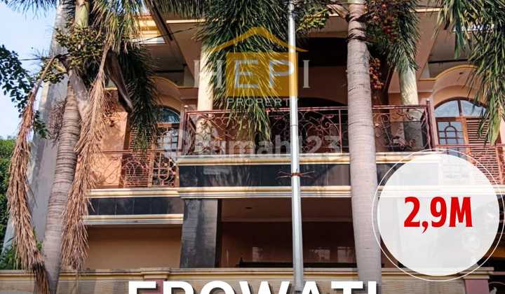 Rumah 2 lantai di Erowati Semarang Utara 1