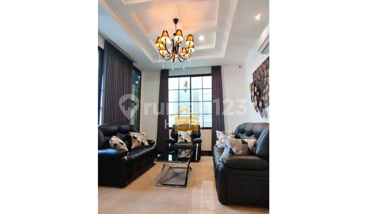 Rumah Mewah Dekat Bandara di Puri Anjasmoro Semarang 1