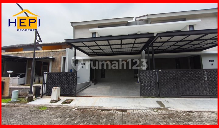 A semi-furnished luxury house in Candi Golf