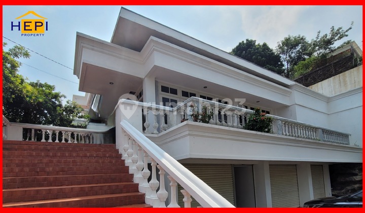 Rumah 2,5 Lantai Bangunan Lama Masih Kokoh Di Bukit Sari 1