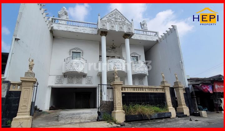 Classic European Style Luxury House With Rooftop Featuring Special Views 1