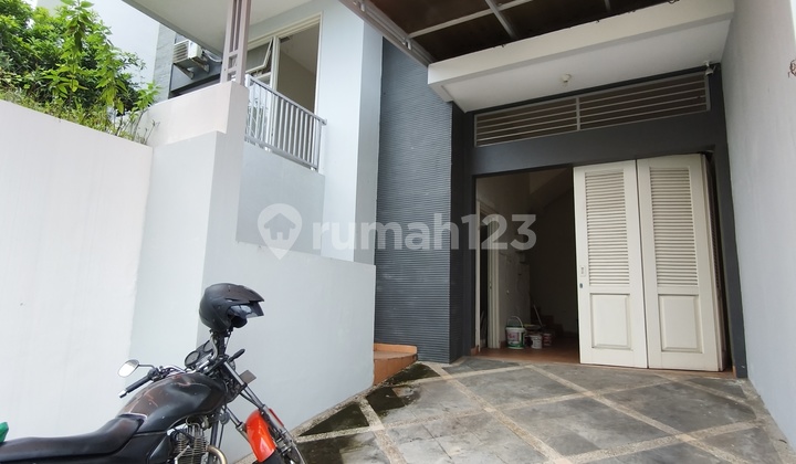 Luxury 2-Story House Ready to Occupy in Candi Golf Semarang 2