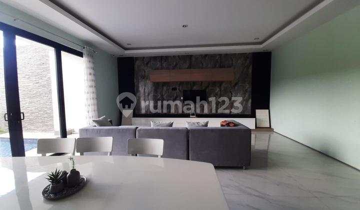 Hunian berkelas di Semarang atas di perumahan elite Candi Golf  2