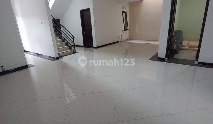 Rumah 2 Lantai di Jalan Kelengan, Kembang Sari, Semarang 2