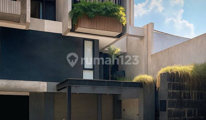 Nice and Well-Maintained House in Kebayoran Lama Ready to Occupy. Nice and Well-Maintained House in Kebayoran Lama Ready to Occupy.