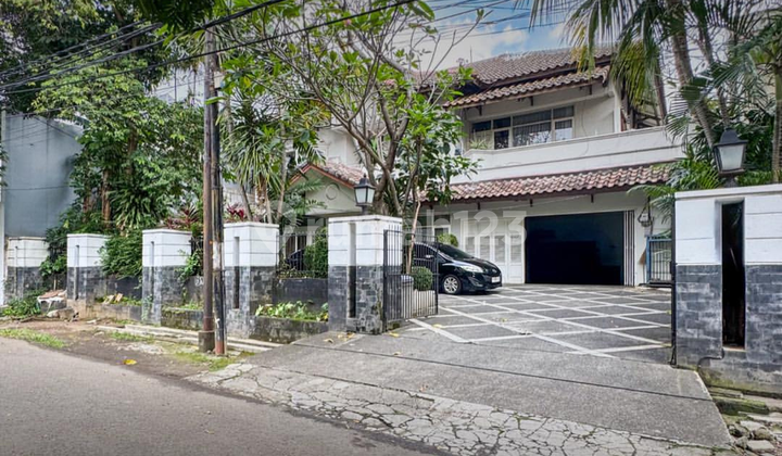 Rumah Di Kebayoran Baru Bagus Shm Siap Huni