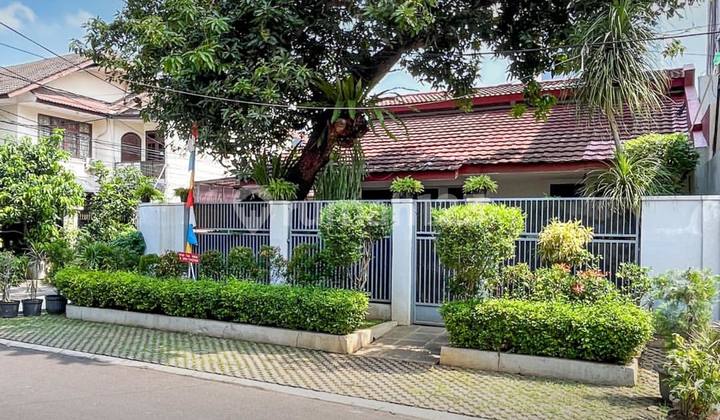 Rumah Di Jl. Sungai Sambas Kebayoranbaru