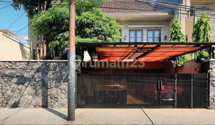 Rumah Kebayoran Baru, Jakarta Selatan SHM Bagus Rumah Kebayoran Baru, Jakarta Selatan SHM Bagus