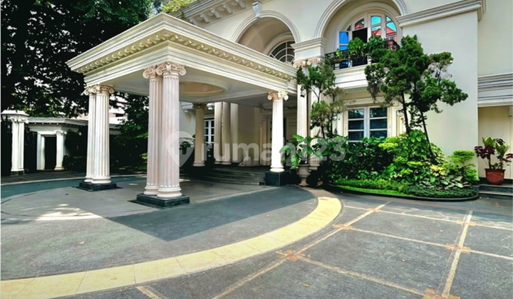 Nice House in Pondok Indah SHM Ready to Live In