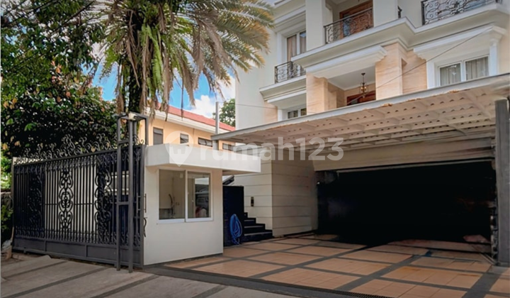 Nice House in Pondok Indah SHM Ready to Occupy