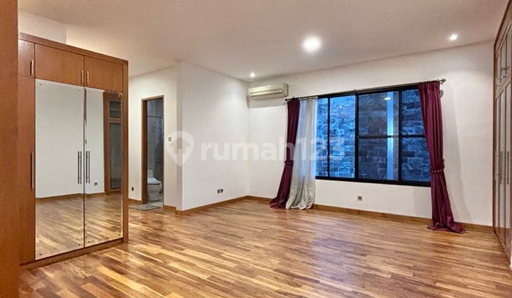 Good House in Mampang, SHM Ready to Live In and Strategic Location 2