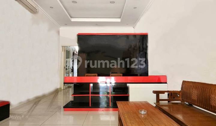 Komersial Area Menteng SHM di Menteng Rumah Butuh Minim Renovasi 2
