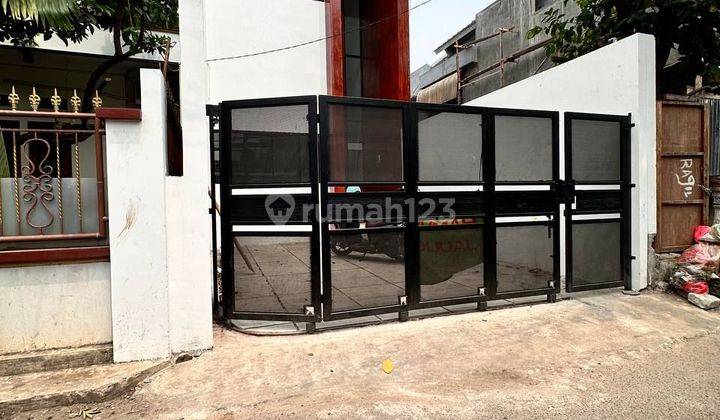 Rumah Dijual 2 Lantai Non Cluster Di Ceger.Jakarta Timur Dekat Stasun LRT Taman Mini 1