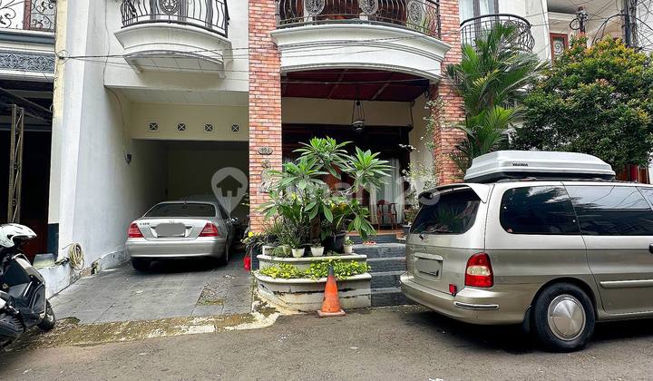 Rumah Kokoh Terawat Dalam Cluster di Pondok Bambu Jakarta Timur 1
