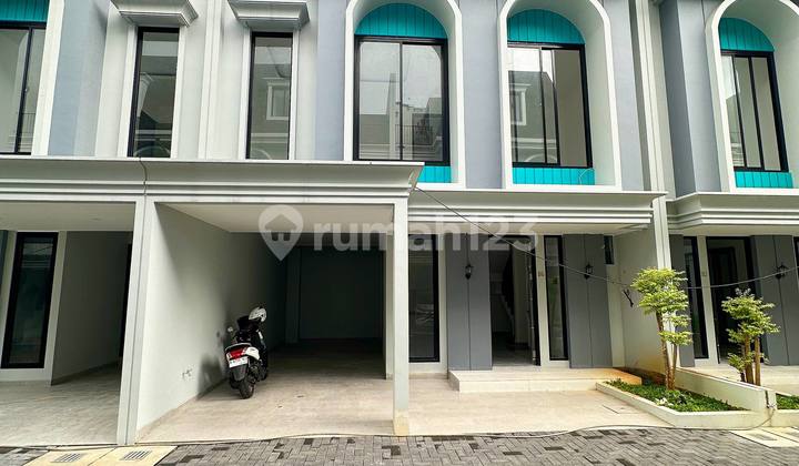 Rumah 3 Lantai Siap Huni Dalam Cluster di Cipayung Jakarta Dekat Gerbang Tol dan Bandara Halim Rumah 3 Lantai Siap Huni Dalam Cluster di Cipayung Jakarta Dekat Gerbang Tol dan Bandara Halim