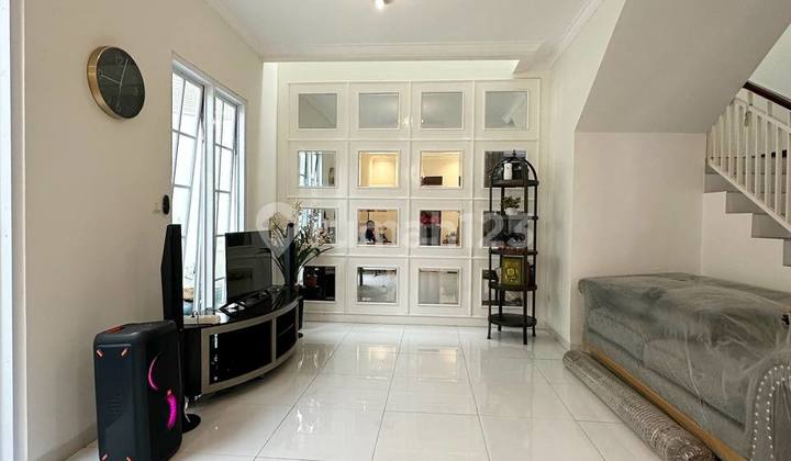 Rumah Semi Furnished Di Bambu Apus Jakarta Timur Dekat Gerbang Tol 2