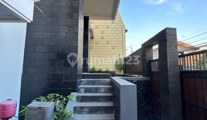 Rumah 3 Lantai Kokoh Terawat Dengan Garasi Luas Dan Banyak Kamar Di Pisangan Lama Jakarta Timur 2