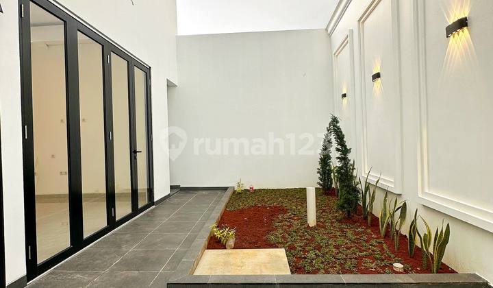 Neo Classic House At Jatibening Bekasi Near LRT Station & Toll Gate