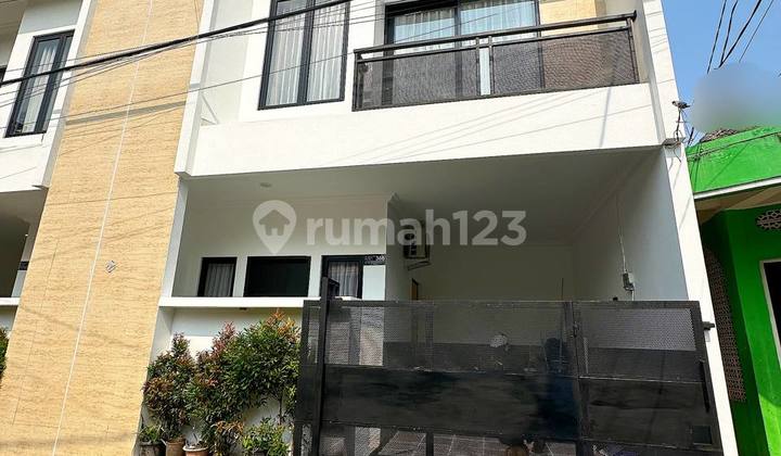 Rumah 2 Lantai Dengan Rooftop Di Kalibata Pancoran Jakarta Selatan Dekat Gatsu 2