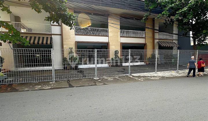 Building for Sale, Suitable for Office in Cipinang, Jakarta