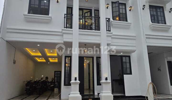 Rumah American Classic 2 Lantai Dengan Rooftop Di Tanah Baru Beji Depok