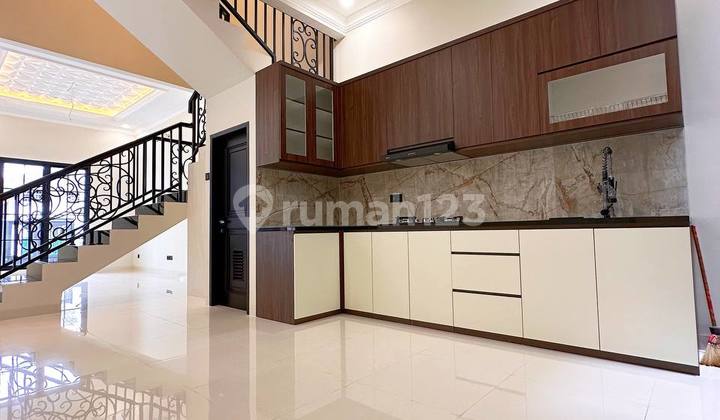 Rumah Ameican Classic Nyaman dan Tenang di Pondok Bambu Jakarta 2
