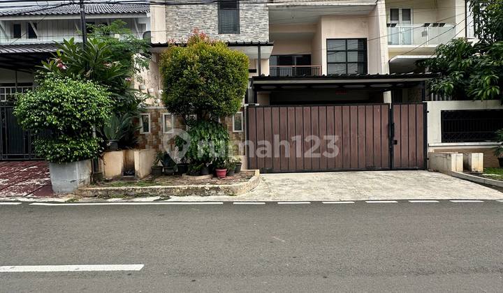 Rumah Nyaman dan Asri Dalam Komplek Tenang di Pondok Kelapa Jakarta Timur Dekat Gerbang Tol