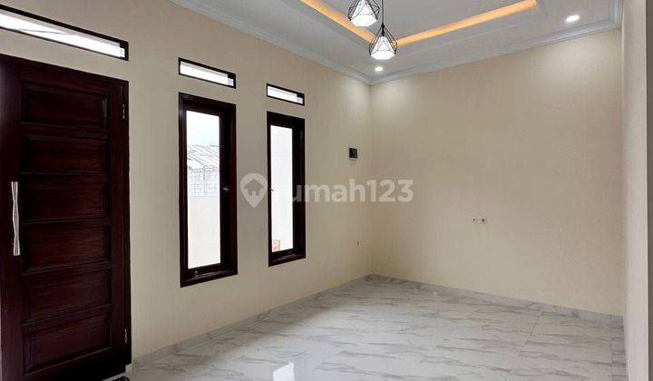 Rumah Dijual Posisi Hook Di Ciracas Jakarta Timur Dekat Gerbang Tol Dan Stasiun Lrt  2