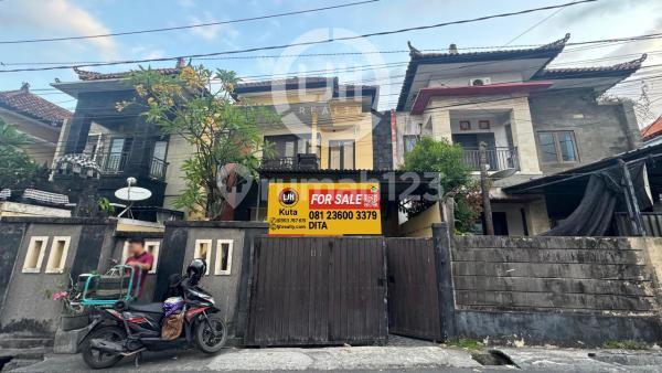 3 Bedroom House in Gatot Subroto Tengah Area, Denpasar, Near Living World Denpasar