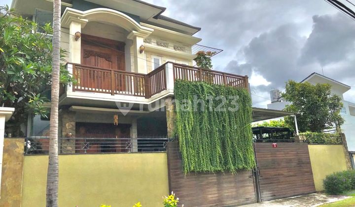Semi Luxury Villa at Affordable Price in Renon - City Center, Aesthetic, Spacious Yard 2