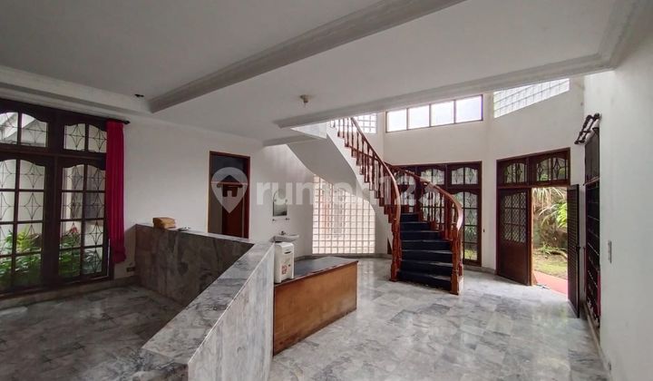 Rumah Mewah Klasik di Jantung Kota - Gatot Subroto, Lokasi Premium !! 2
