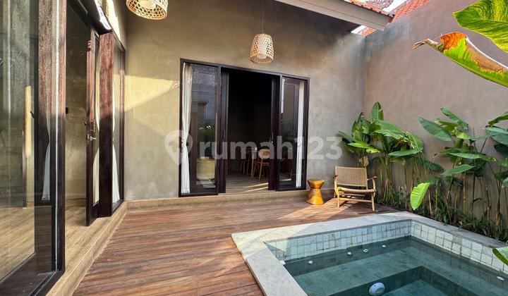Vila Baru Cantik di Seminyak - Lokasi Strategis Dekat Pantai, Premium Furniture & Siap Huni