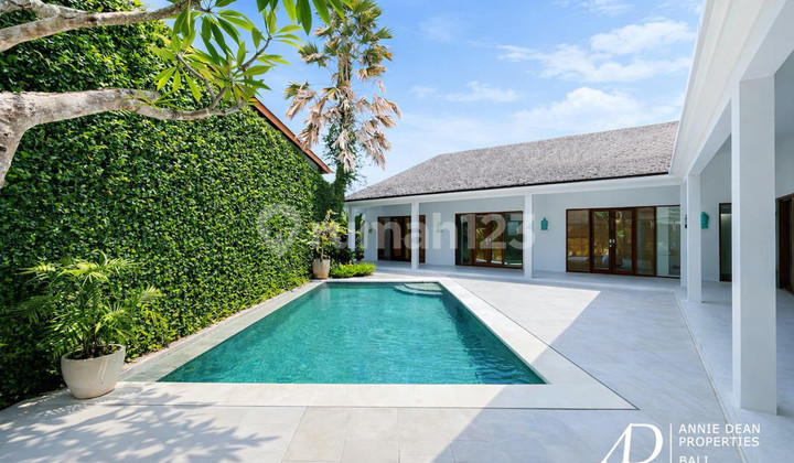 Freehold | Single-Level Tropical Villa With Private Pool