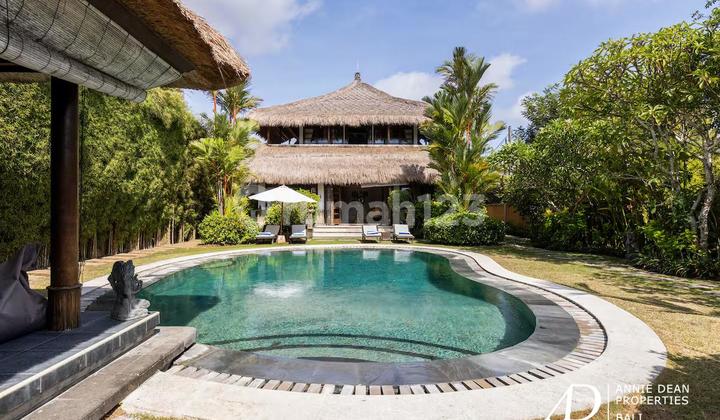 FREEHOLD PRIME LAND WITH EXISTING 3-BED VILLA 200M FROM THE BEACH