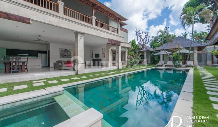 Freehold | 4-Bedroom Villa In The Heart Of Seminyak Freehold | 4-Bedroom Villa In The Heart Of Seminyak