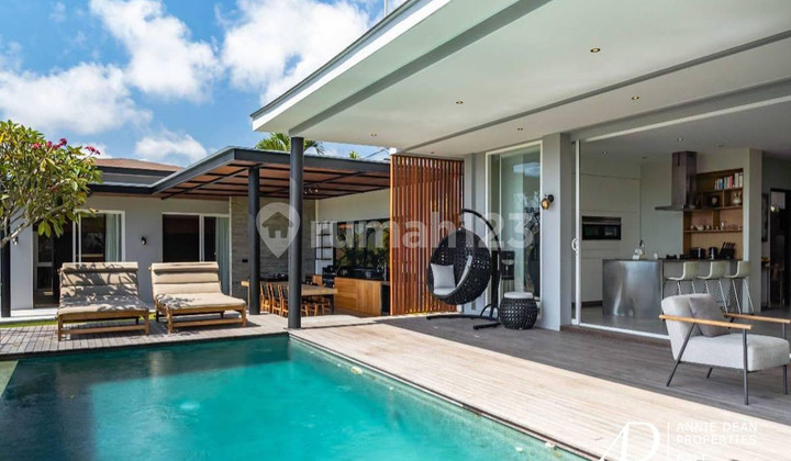 FREEHOLD | MODERN CONTEMPORARY 4-BEDROOM VILLA IN ULUWATU