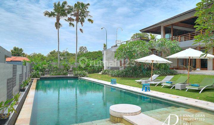 Freehold Absolute Luxury Four Bedroom Villa In Jimbaran  2