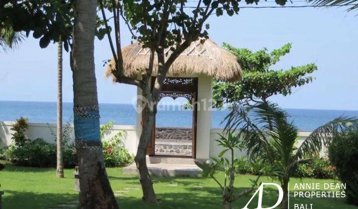 Freehold Beach Front Hotel In Candidasa 7