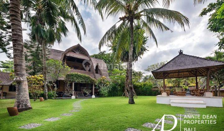 Freehold Beach Front Hotel In Candidasa 13