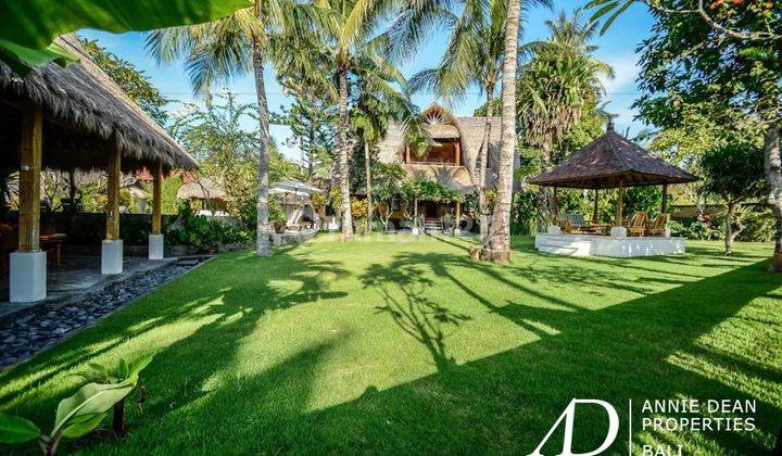 Freehold Beach Front Hotel In Candidasa 14