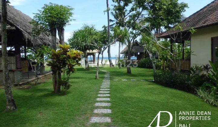 Freehold Beach Front Hotel In Candidasa 17
