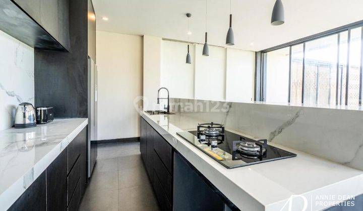 Modern Design Four Floor Twin Duplex With 180 Degree Ocean Views 3