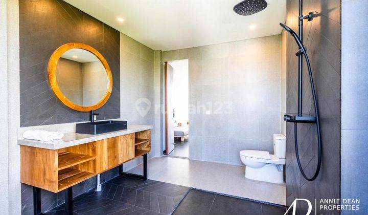 Modern Design Four Floor Twin Duplex With 180 Degree Ocean Views 21