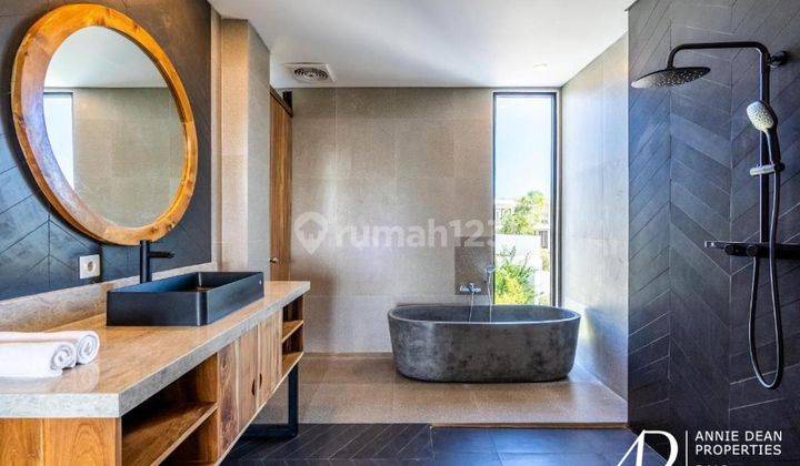 Modern Design Four Floor Twin Duplex With 180 Degree Ocean Views 27