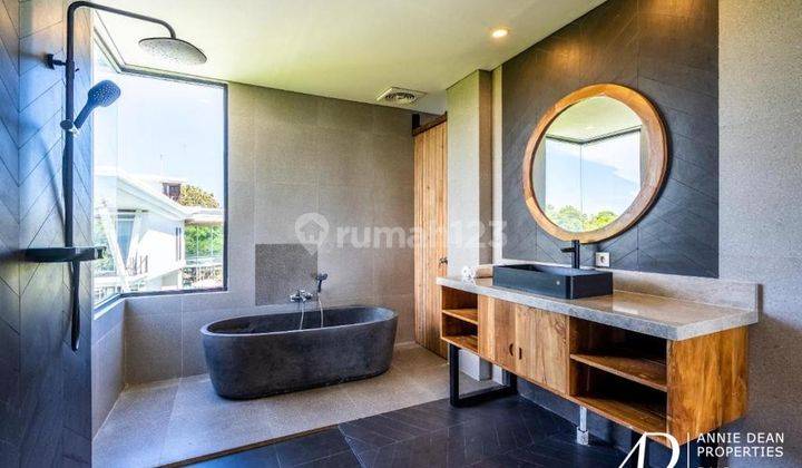 Modern Design Four Floor Twin Duplex With 180 Degree Ocean Views 28