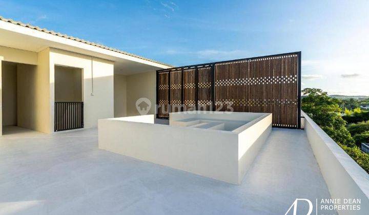 Modern Design Four Floor Twin Duplex With 180 Degree Ocean Views 34