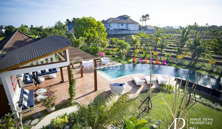 LEASEHOLD MODERN 5-BEDROOM VILLA NEAR THE BEACH IN CANGGU LEASEHOLD MODERN 5-BEDROOM VILLA NEAR THE BEACH IN CANGGU