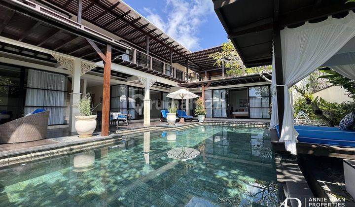  Freehold Villa Set Within A Luxury Estate In Jimbaran 1