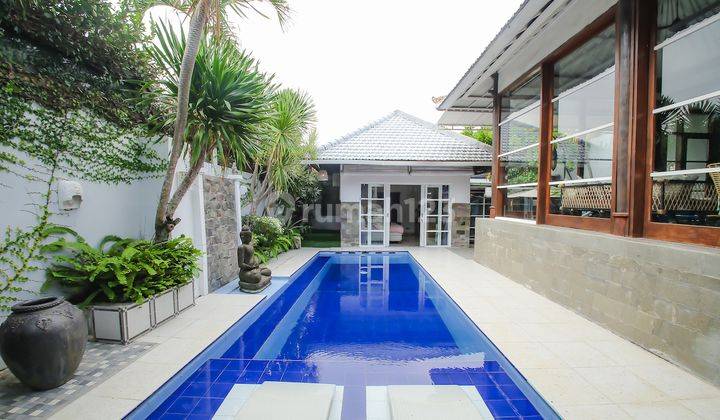 FREEHOLD SINGLE-LEVEL, 4-BED VILLA IN THE HEART OF BERAWA 1