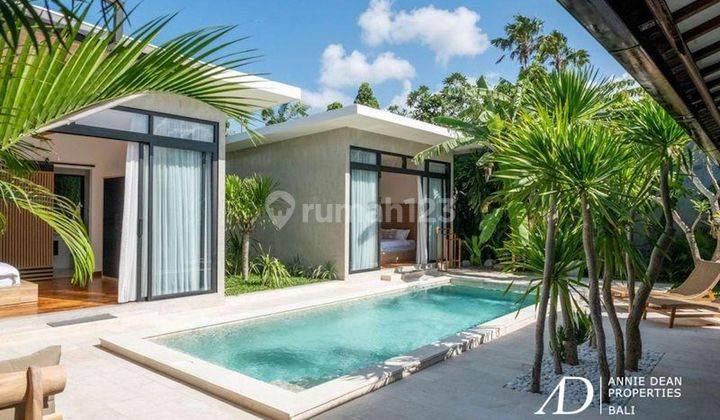 Yearly Rental Big Garden 3 BEDROOM In Seminyak 1